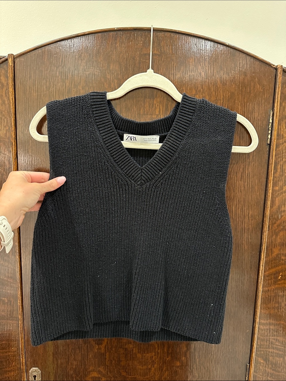 Zara Black Ribbed V-Neck Sweater Vest